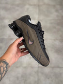 Nike Shox R4 Marrom c/ Preto