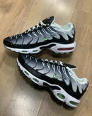 Air Max TN Plus Cinza Com Preto e Com Verde