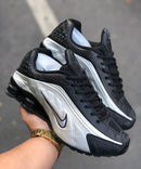 Nike Shox R4 Preto c/ Branco e Prata