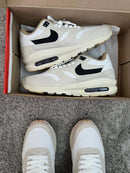Nike AirMax 90 Premium Creme c/ Preto e Bege