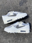 Nike AirMax 90 Branco c/ Cinza e Preto