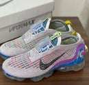 Vapormax Flyknit Branco Gelo com Azul e Roxo
