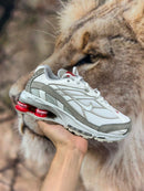 Nike Shox e Supreme Branco c/ Cinza e Vermelho