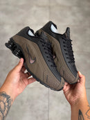 Nike Shox R4 Marrom c/ Preto