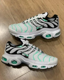 Air Max TN Plus Branco com Verde e Preto ( Edição Limitada )