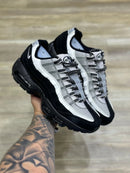 Nike AirMax 95 NOVO Preto c/ Branco e Cinza