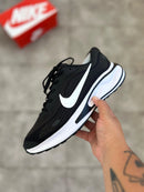 Nike Journey Run Preto c/ Branco
