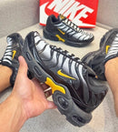 Nike TN Nacional Intermediário Preto c/ Prata e Amarelo