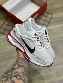 Nike Journey Run Branco c/ Vermelho e Preto