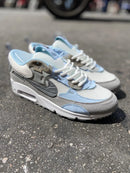 Nike AirMax 90 Branco c/ Azul Bebê e Cinza