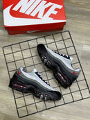 Nike AirMax 95 NOVO Preto c/ Branco e Vermelho