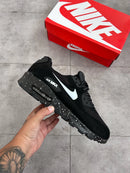Nike AirMax 90 Preto c/ Branco e Cinza