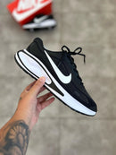 Nike Journey Run Preto c/ Branco