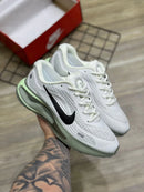 Nike Journey Run Branco c/ Verde Claro e Preto