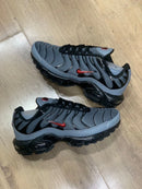 Nike AirMax TN Cinza c/ Preto e Vermelho