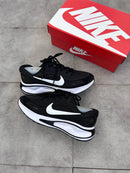 Nike Journey Run Preto c/ Branco