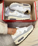 Nike AirMax 90 Premium Branco c/ Cinza e Bege