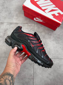 Nike AirMax TN Vermelho Preto c/ Detalhe Vermelho