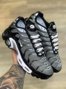 Nike Air Max TN Plus Cinza, Preto, Branco