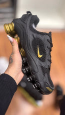 Nike Shox 12 Molas TL Preto c/ Dourado