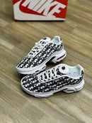 Nike AirMax TN Branco Preto c/ Branco