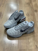 Nike AirMax TN Cinza Branco c/ Preto