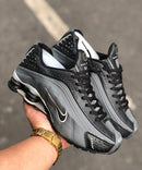 Nike Shox R4 Cinza c/ Preto