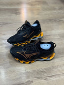 Mizuno Prophecy 14 Preto c/ Amarelo Ouro