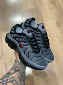 Nike AirMax TN Cinza c/ Preto e Vermelho