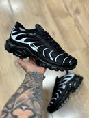 Nike AirMax TN Preto c/ Listras Brancas