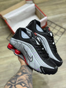Nike Shox R4 Preto c/ Branco e Vermelho 2