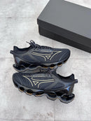 Mizuno Prophecy 14 Preto c/ Dourado Fosco