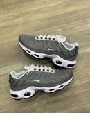 Nike AirMax TN Cinza c/ Branco