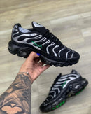 Nike AirMax TN Preto c/ Branco e Verde