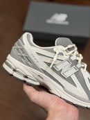 New Balance 1906R Cinza Claro