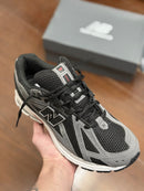 New Balance 1906R Preto e Branco