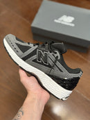 New Balance 1906R Preto e Branco