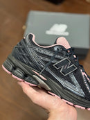 New Balance 1906R Marinho e Rosa