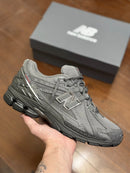 New Balance 1906R Grafite