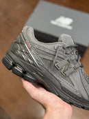 New Balance 1906R Grafite