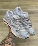 Mizuno Wave Rider 10 Cinza c/ Vermelho e Azul