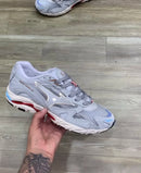 Mizuno Wave Rider 10 Cinza c/ Vermelho e Azul