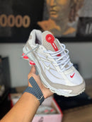 NIKE SHOX R4 SUPREME