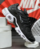 Nike AirMax TN Plus Preto c/ Branco 2