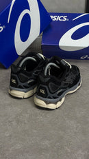 TÊNIS ASICS GEL NYC PRETO/OFF