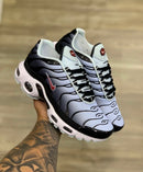 Nike AirMax TN Plus Branco c/ Preto e Vermelho