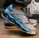 Mizuno Prophecy 1 (RELÍQUIA) Prata c/ Azul Claro e Laranja