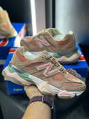 New Balance 9060 Salmão / Bege
